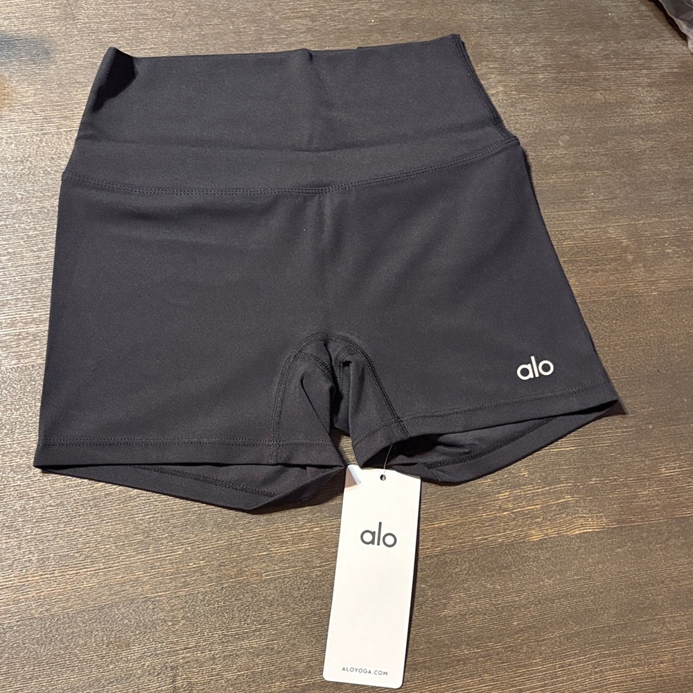 🖤ALO Yoga Black High-Rise Bike Shorts🖤